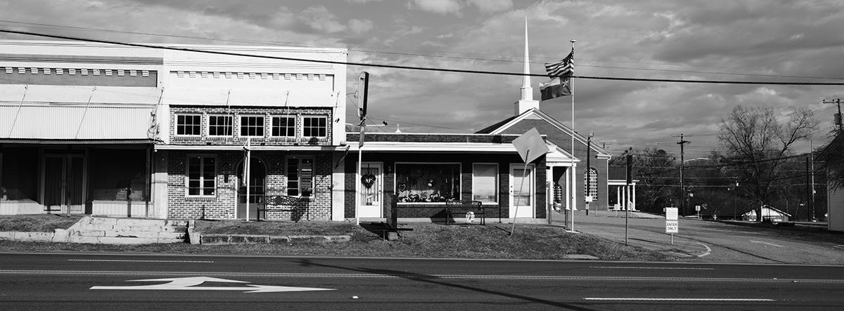 Black and White photography of a courthouse in Texas