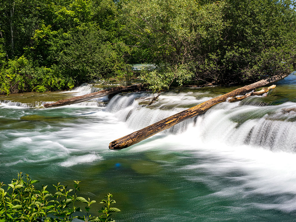 Photography of Niagara Falls rapids